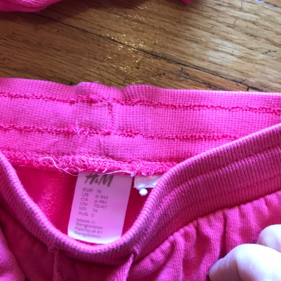 H&M infant sweatsuit - Picture 2 of 3